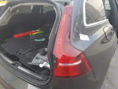 Veículo de Sucata volvo v60 familiar 2.0 d do ano 2019 alimentado d4204t14