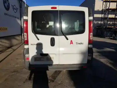 Veicolo di demolizione renault trafic combi 2.5 dci d fap dell'anno 2013 alimentato m9r692