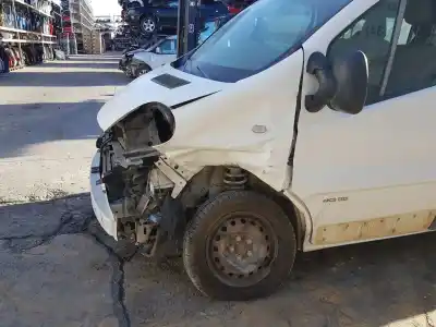 Veicolo di demolizione renault trafic combi 2.5 dci d fap dell'anno 2013 alimentato m9r692