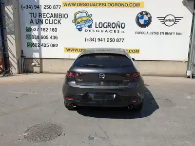 Veículo de Sucata mazda 3 berlina bp zenithx do ano 2022 alimentado hf