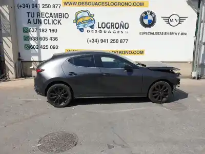 Veículo de Sucata mazda 3 berlina bp zenithx do ano 2022 alimentado hf