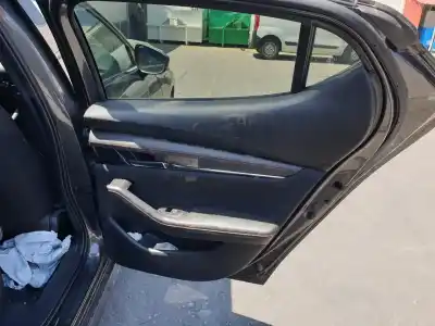 Veículo de Sucata mazda 3 berlina bp zenithx do ano 2022 alimentado hf