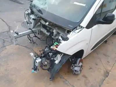 Scrapping Vehicle toyota proace verso 1.6 d-4d cat of the year 2022 powered yh01