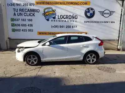 Verschrottungsfahrzeug VOLVO                                              V40                                                                                                                                                                                                                                                        Momentum                                                                                                                                                                                                                                                   des Jahres 2016 angetrieben D4204T8
