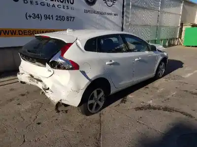 Scrapping Vehicle volvo v40 cross country 2.0 d of the year 2016 powered d4204t8