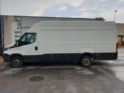 Scrapping Vehicle iveco daily furgón 2.3 diesel cat of the year 2015 powered f1afl411b