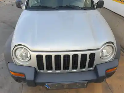 Veículo de Sucata jeep cherokee (kj) 2.5 crd 4x4 do ano 2002 alimentado enj