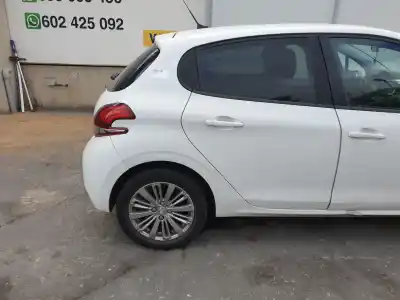 Veicolo di demolizione peugeot 208 style dell'anno 2018 alimentato hm05