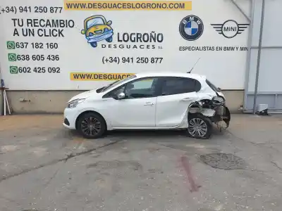Veicolo di demolizione peugeot 208 style dell'anno 2018 alimentato hm05