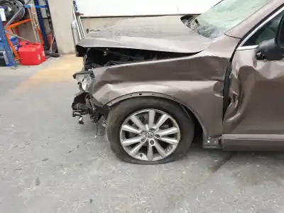 Здавання транспортного засобу volkswagen touareg (7p5) 3.0 v6 tdi dpf року 2011 потужний casa