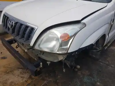 Véhicule à la ferraille toyota land cruiser (j12) 3.0 turbodiesel de l'année 2008 alimenté 1kdftv