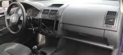 Veículo de Sucata volkswagen polo (9n1) conceptline do ano 2002 alimentado azq