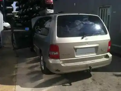 Sloopvoertuig kia carnival ii 2.9 crdi cat van het jaar 2004 aangedreven j3