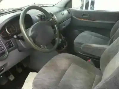 Sloopvoertuig kia carnival ii 2.9 crdi cat van het jaar 2004 aangedreven j3