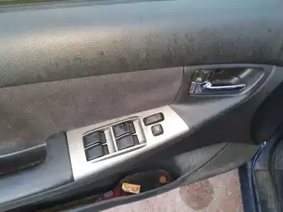 Veículo de Sucata toyota corolla (e12) 2.0 d-4d linea luna berlina do ano 2003 alimentado 1cdftv