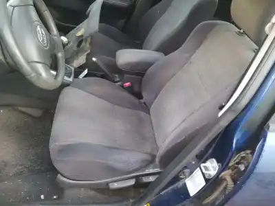 Veículo de Sucata toyota corolla (e12) 2.0 d-4d linea luna berlina do ano 2003 alimentado 1cdftv