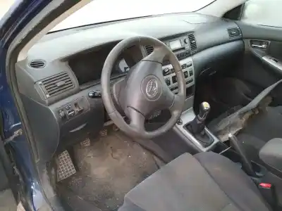 Veículo de Sucata toyota corolla (e12) 2.0 d-4d linea luna berlina do ano 2003 alimentado 1cdftv