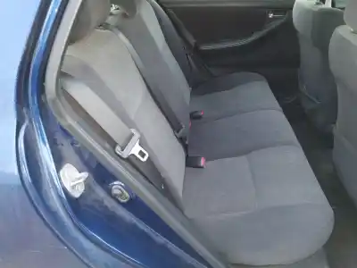 Veículo de Sucata toyota corolla (e12) 2.0 d-4d linea luna berlina do ano 2003 alimentado 1cdftv