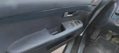 Veículo de Sucata audi a4 berlina (8e) 1.9 tdi do ano 2002 alimentado awx