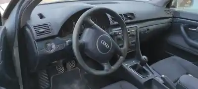 Veículo de Sucata audi a4 berlina (8e) 1.9 tdi do ano 2002 alimentado awx