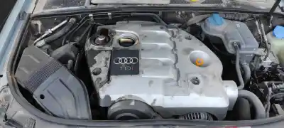 Veículo de Sucata audi a4 berlina (8e) 1.9 tdi do ano 2002 alimentado awx