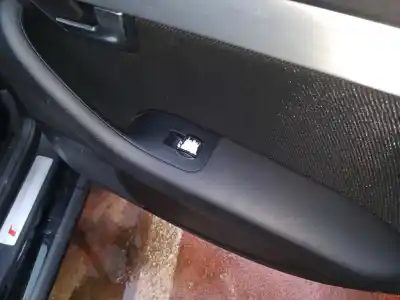 Véhicule à la ferraille audi a4 berlina (8e) 2.0 tdi 16v (103kw) de l'année 2006 alimenté bre