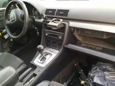 Véhicule à la ferraille audi a4 berlina (8e) 2.0 tdi 16v (103kw) de l'année 2006 alimenté bre