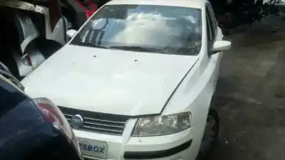 Veículo de Sucata FIAT STILO MULTI WAGON (192) 1.6 16V do ano 2002 alimentado 182B6000