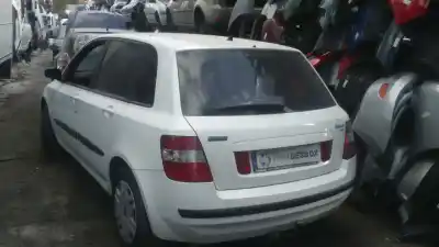 Veículo de Sucata fiat stilo multi wagon (192) 1.6 16v do ano 2002 alimentado 182b6000