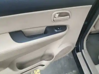 Veículo de Sucata kia carens 2.0 crdi ex monovolumen do ano 2008 alimentado d4ea