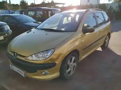 Veicolo di demolizione peugeot 206 berlina quicksilver dell'anno 2003 alimentato nfu