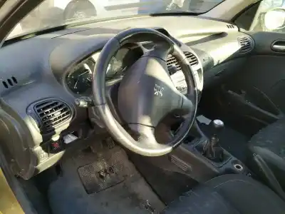 Veicolo di demolizione peugeot 206 berlina quicksilver dell'anno 2003 alimentato nfu