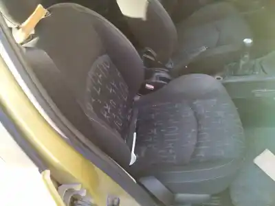 Veicolo di demolizione peugeot 206 berlina quicksilver dell'anno 2003 alimentato nfu