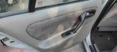 Sloopvoertuig nissan primera berlina (p11) 2.0 navigation van het jaar 2000 aangedreven cd20t