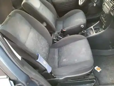 Sloopvoertuig opel zafira a 2.0 comfort van het jaar 2000 aangedreven x20dtl