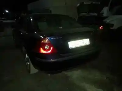 Veículo de Sucata ford mondeo berlina (ge) mondeo (ge) (2000 - 2007) do ano 2001 alimentado fjrd