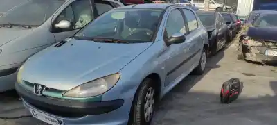 Veicolo di demolizione PEUGEOT 206 BERLINA X-Line dell'anno 2004 alimentato KFW