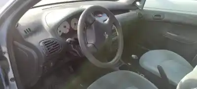 Veículo de Sucata peugeot 206 berlina x-line do ano 2004 alimentado kfw