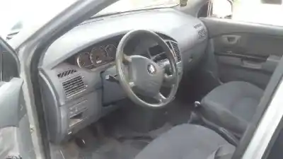 Veículo de Sucata kia carens 2.0 turbodiesel cat do ano 2003 alimentado d4ea