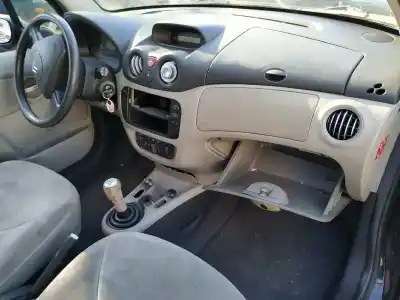 Sloopvoertuig citroen c3 1.4 hdi satisfaction van het jaar 2002 aangedreven 8hx