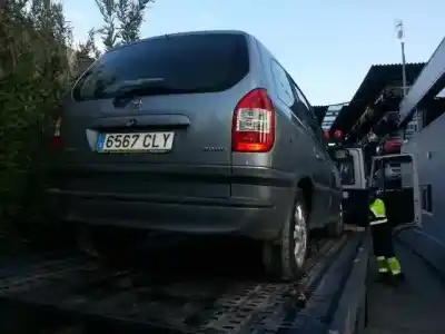 Veicolo di demolizione opel zafira a 2.0 dti dell'anno 2003 alimentato 