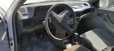 Véhicule à la ferraille opel kadett d básico berlina de l'année 1988 alimenté 16sv