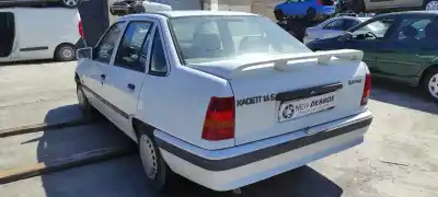 Véhicule à la ferraille opel kadett d básico berlina de l'année 1988 alimenté 16sv