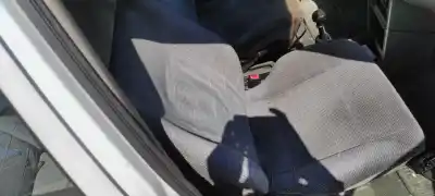 Véhicule à la ferraille opel kadett d básico berlina de l'année 1988 alimenté 16sv