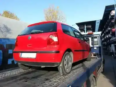 Veículo de Sucata volkswagen polo (9n1) 1.2 12v do ano 2002 alimentado 