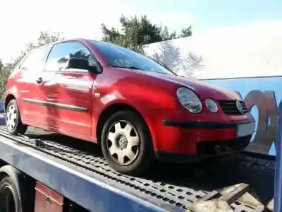 Veículo de Sucata volkswagen polo (9n1) 1.2 12v do ano 2002 alimentado 