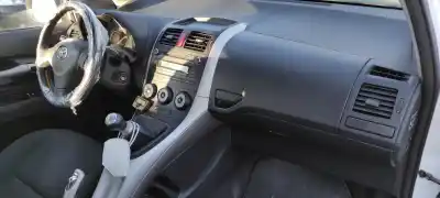 Veículo de Sucata toyota auris luna+ do ano 2008 alimentado 1ndtv