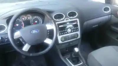 Veículo de Sucata ford focus berlina (cap) ghia do ano 2005 alimentado g8da