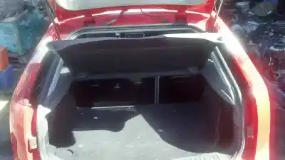 Veículo de Sucata ford focus berlina (cap) ghia do ano 2005 alimentado g8da