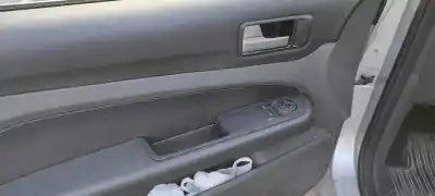 Veículo de Sucata ford focus berlina (cap) ambiente (d) do ano 2006 alimentado hwda